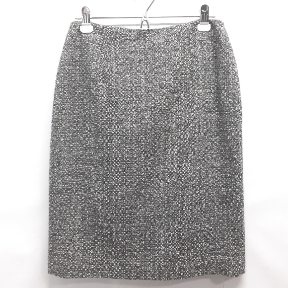 LOFT Dresses & Skirts - 5/$25 Ann Taylor Loft wool blend pencil skirt Sz 6